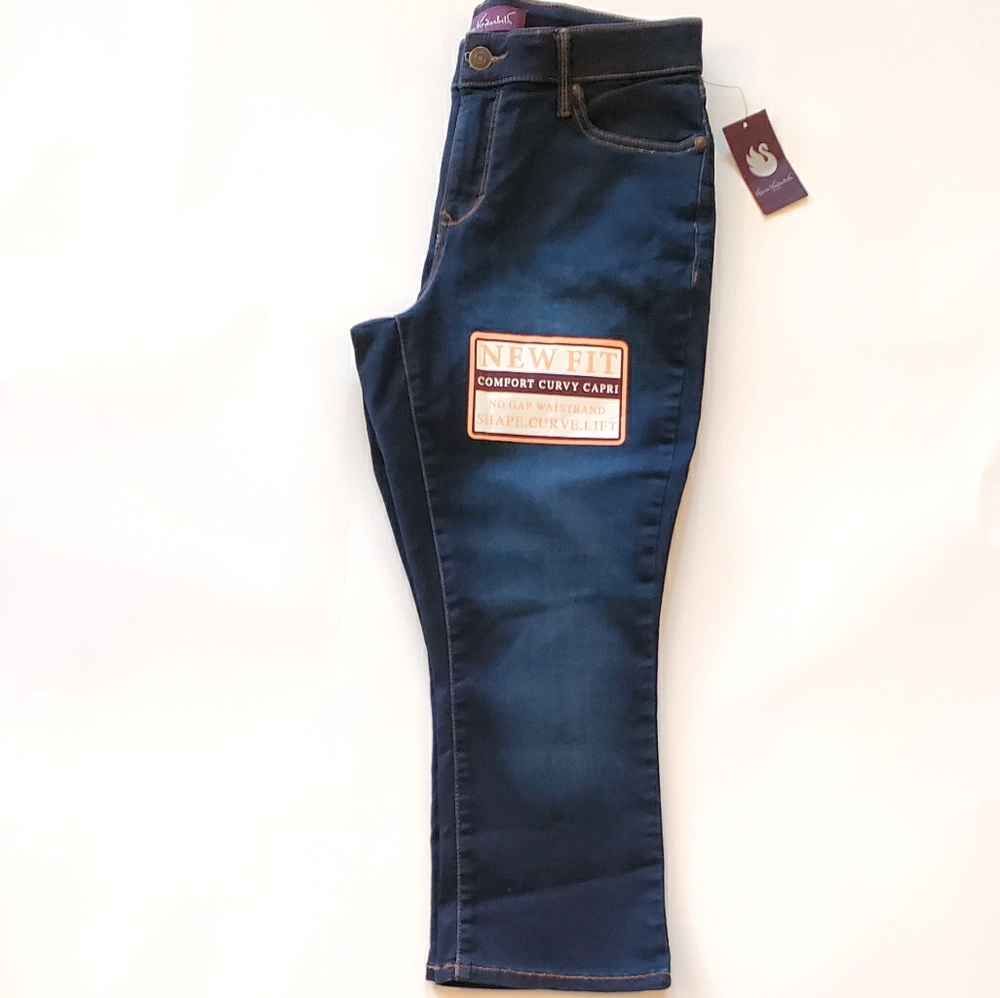 NWT Comfort Curvy Capris